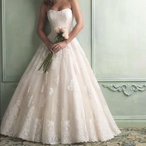 Allure Bridals 9121